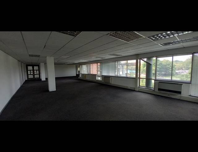 712M² OFFICE TO LET IN WOODMEAD
